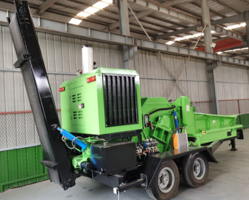 Garment Shops Forestry Machinery Wood Chipper Machine / Mobile Diesel Wood Chipper For Sale